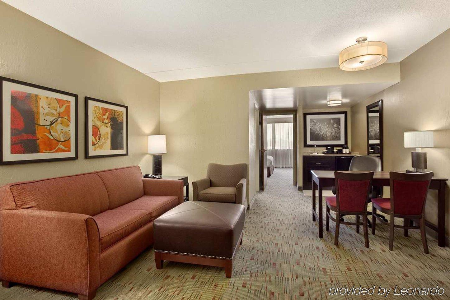 Embassy Suites By Hilton Колумбус Номер фото